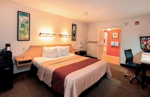 Red Roof Inn San Antonio - Airport image 10
