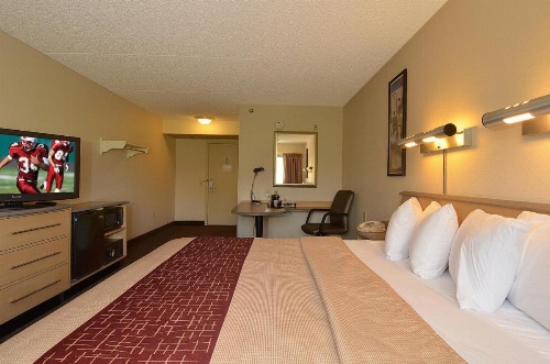 Red Roof Inn San Antonio - Airport image 17
