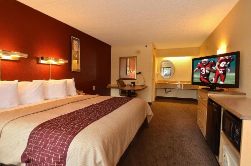 Red Roof Inn San Antonio - Airport image 19