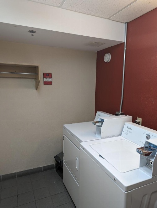 Red Roof Inn San Antonio - Airport image 20